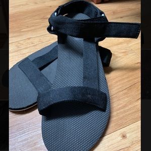 Mission black strap sandals